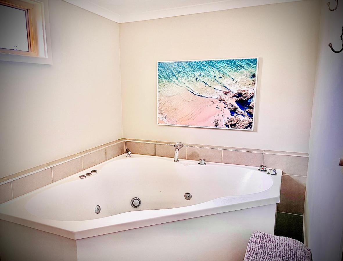 Churchill'S B&B Twin Spa Getaway Studio Swansea Exterior foto